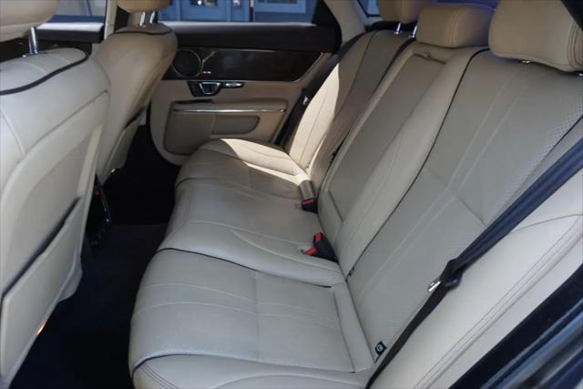2016 Jaguar XJ R-Sport