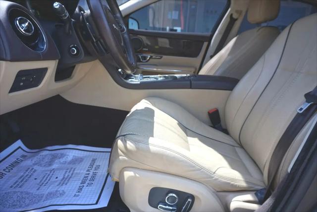 2016 Jaguar XJ R-Sport
