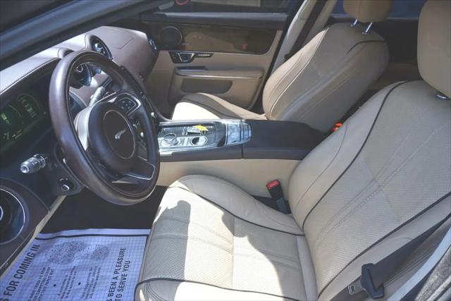 2016 Jaguar XJ R-Sport