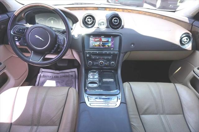 2016 Jaguar XJ R-Sport