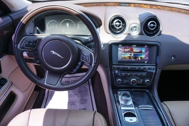 2016 Jaguar XJ R-Sport
