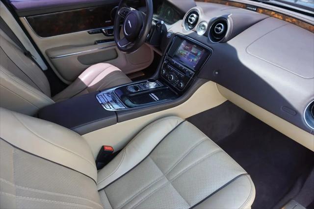 2016 Jaguar XJ R-Sport