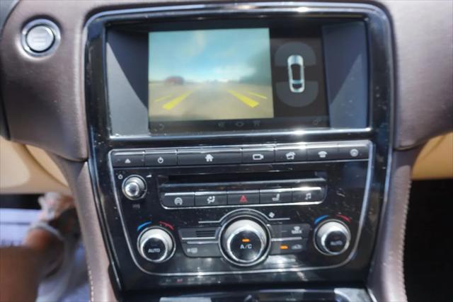 2016 Jaguar XJ R-Sport
