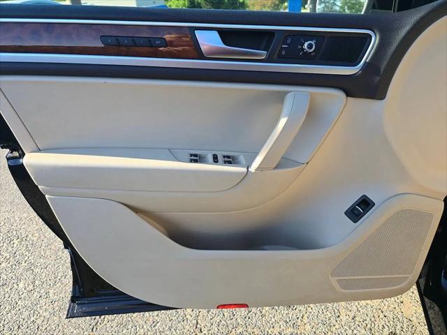 2013 Volkswagen Touareg TDI Lux