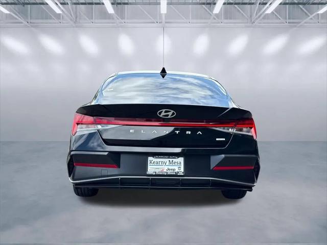 2025 Hyundai Elantra Hybrid Limited