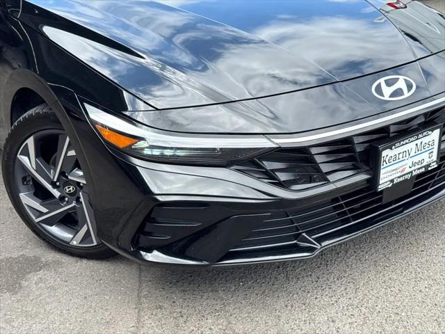 2025 Hyundai Elantra Hybrid Limited