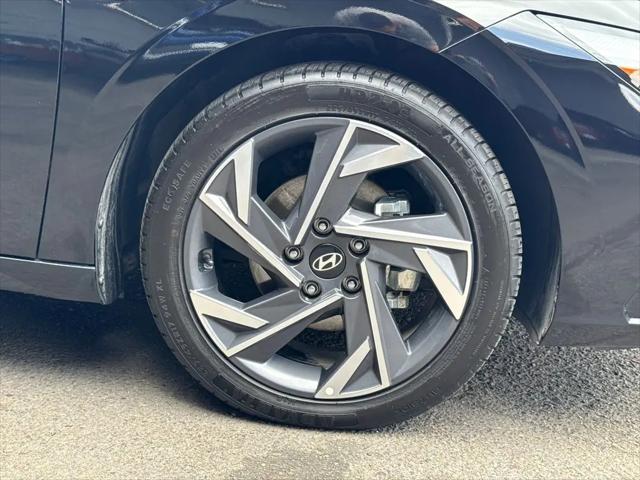2025 Hyundai Elantra Hybrid Limited