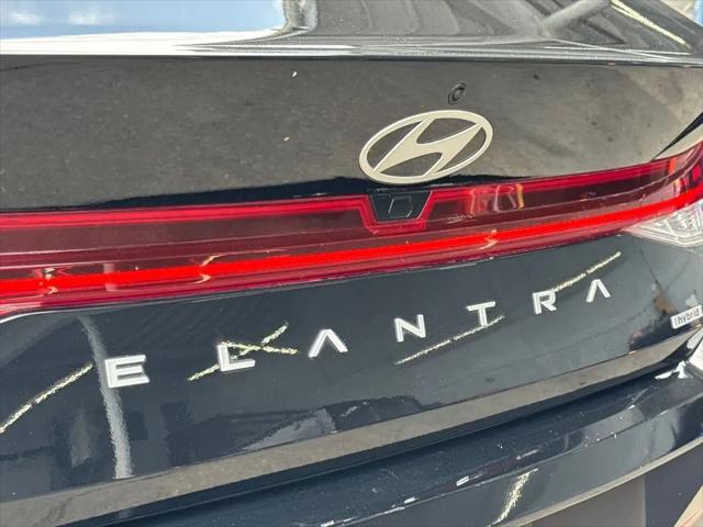 2025 Hyundai Elantra Hybrid Limited