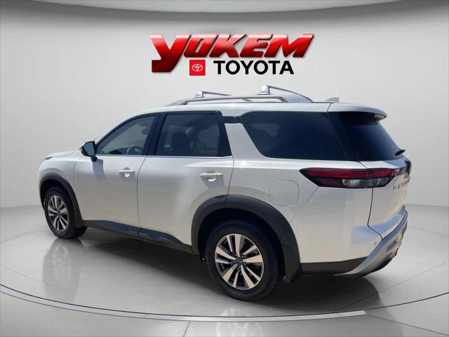 2022 Nissan Pathfinder SL 2WD