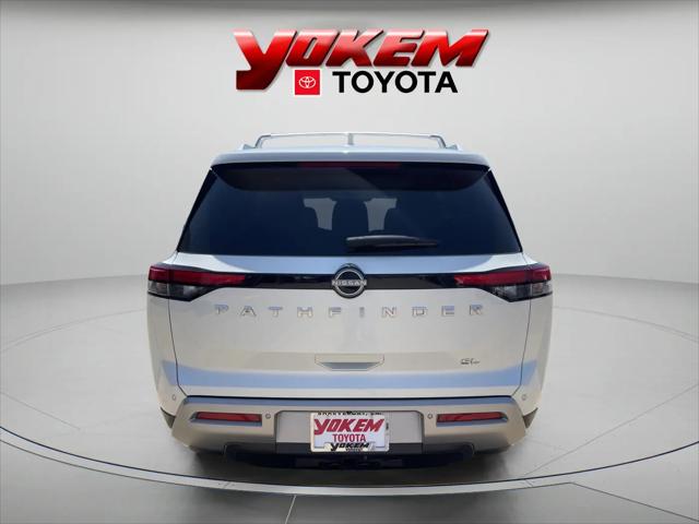 2022 Nissan Pathfinder SL 2WD
