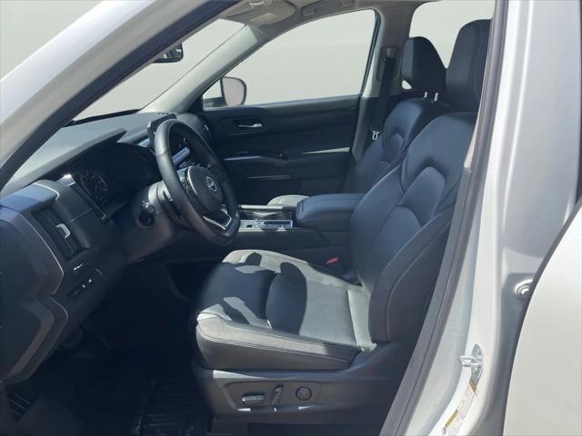2022 Nissan Pathfinder SL 2WD