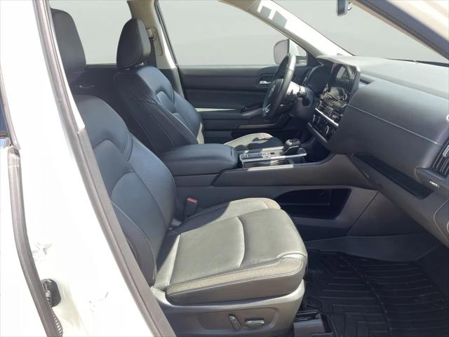 2022 Nissan Pathfinder SL 2WD