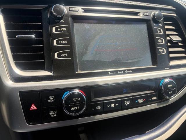 2016 Toyota Highlander LE V6