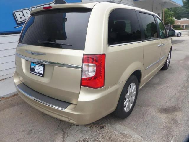 2011 Chrysler Town & Country Touring-L