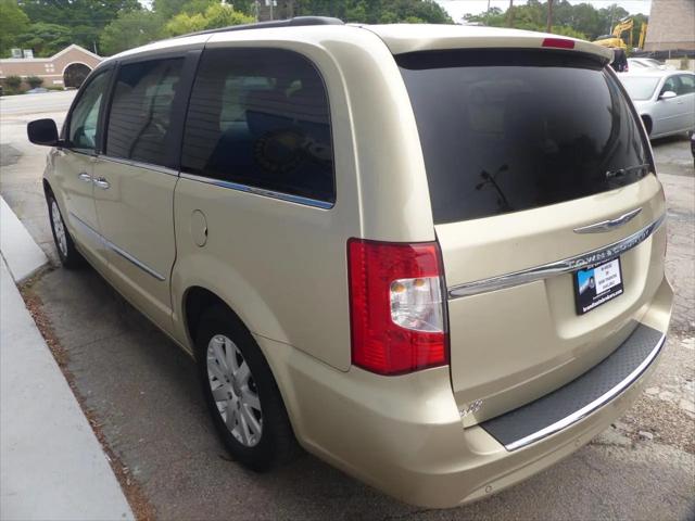 2011 Chrysler Town & Country Touring-L