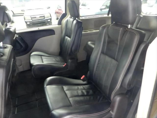 2011 Chrysler Town & Country Touring-L