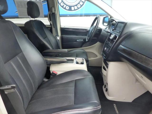 2011 Chrysler Town & Country Touring-L