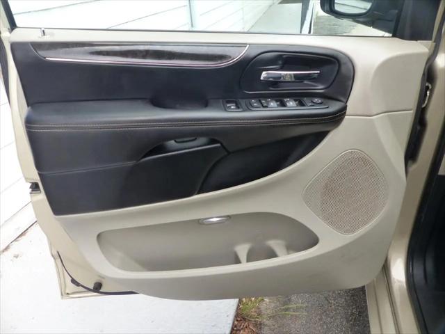 2011 Chrysler Town & Country Touring-L