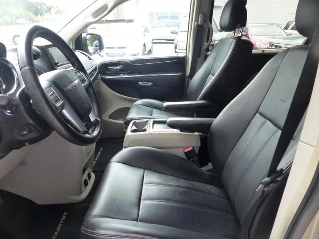 2011 Chrysler Town & Country Touring-L