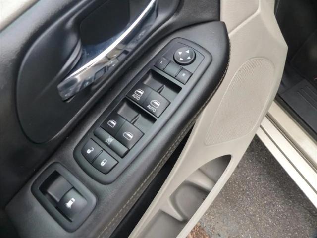 2011 Chrysler Town & Country Touring-L