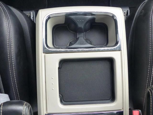 2011 Chrysler Town & Country Touring-L