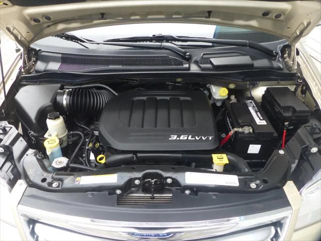 2011 Chrysler Town & Country Touring-L