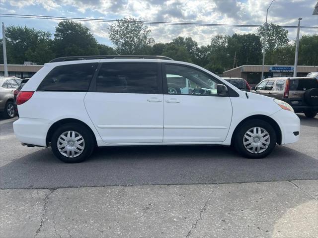 2009 Toyota Sienna LE