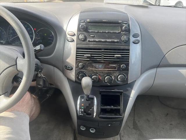 2009 Toyota Sienna LE