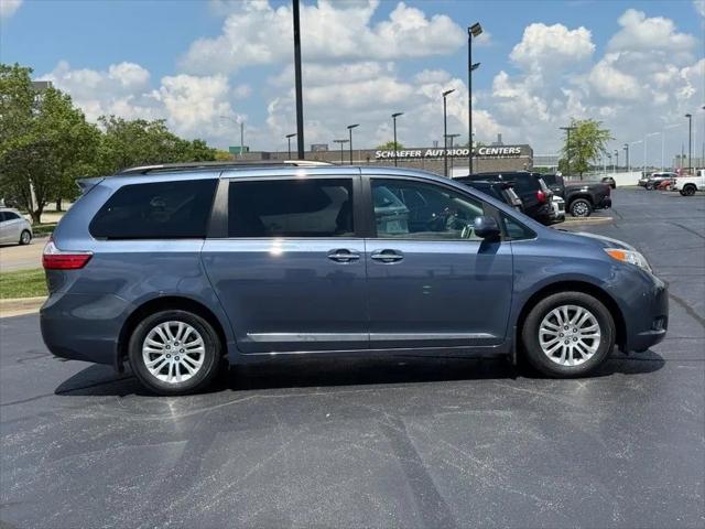 2016 Toyota Sienna XLE 8 Passenger