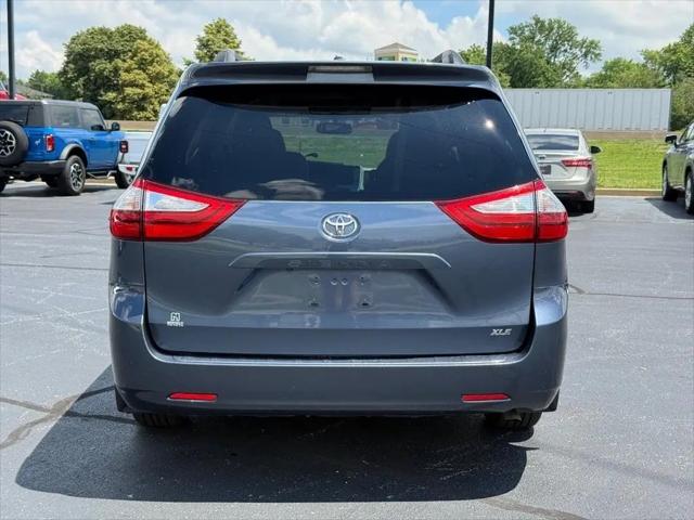 2016 Toyota Sienna XLE 8 Passenger