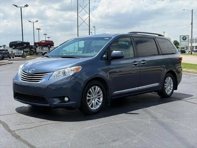 2016 Toyota Sienna XLE 8 Passenger