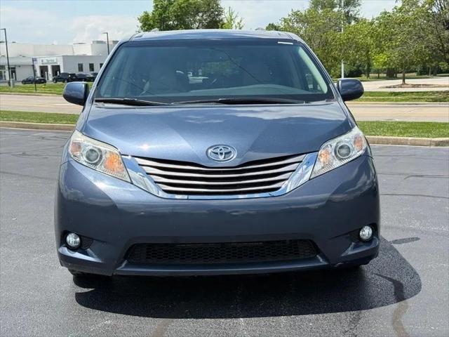 2016 Toyota Sienna XLE 8 Passenger
