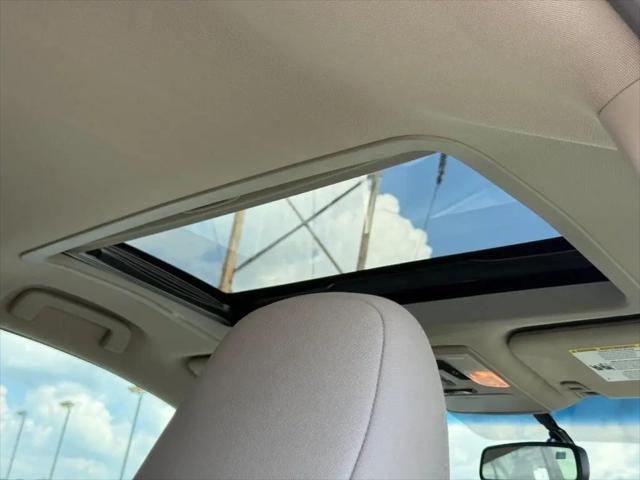 2016 Toyota Sienna XLE 8 Passenger