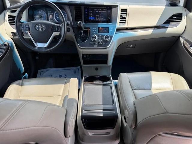 2016 Toyota Sienna XLE 8 Passenger