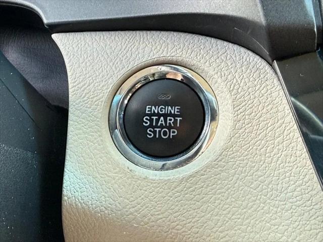 2016 Toyota Sienna XLE 8 Passenger