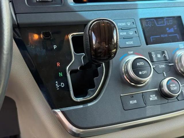 2016 Toyota Sienna XLE 8 Passenger