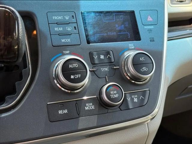 2016 Toyota Sienna XLE 8 Passenger