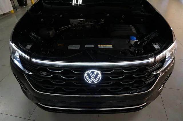 2026 Volkswagen Atlas Cross Sport SEL Premium R-Line
