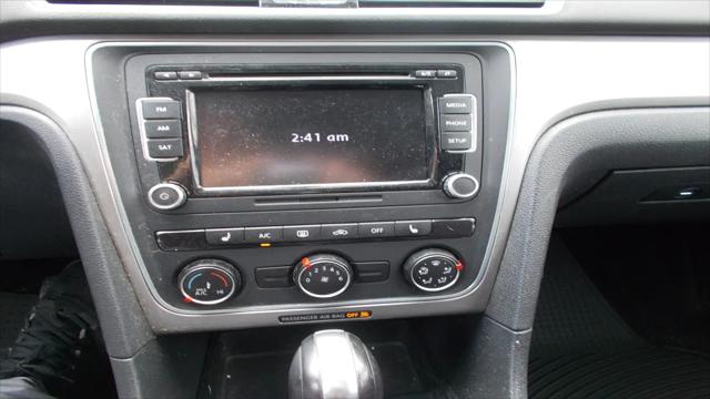 2015 Volkswagen Passat 1.8T Limited Edition
