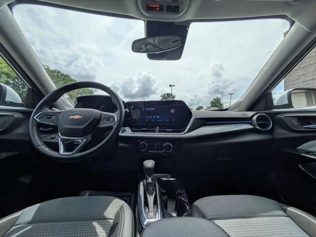 2025 Chevrolet Trax FWD LT
