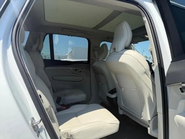 2024 Volvo XC90 B6 Ultimate Bright Theme 6-Seater