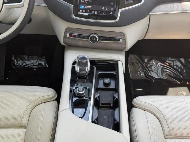2024 Volvo XC90 B6 Ultimate Bright Theme 6-Seater