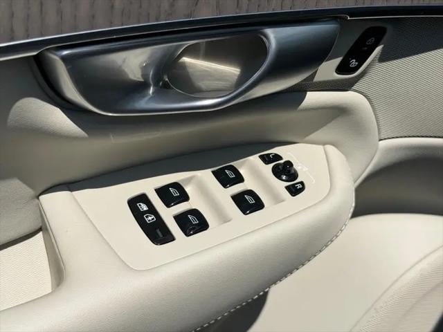 2024 Volvo XC90 B6 Ultimate Bright Theme 6-Seater