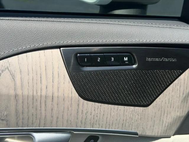 2024 Volvo XC90 B6 Ultimate Bright Theme 6-Seater