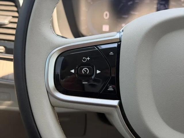 2024 Volvo XC90 B6 Ultimate Bright Theme 6-Seater
