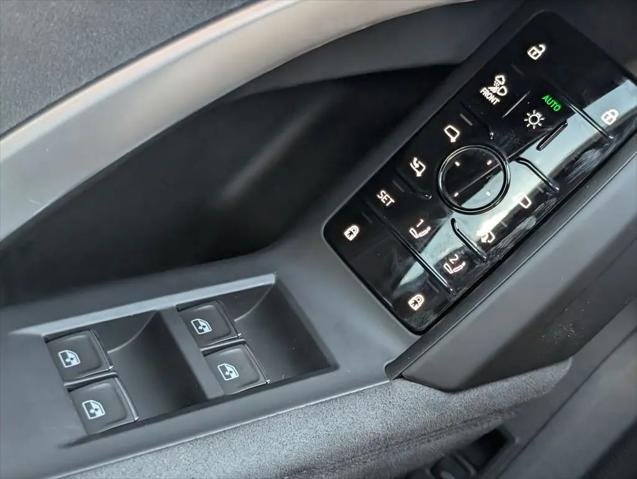 2025 Audi SQ5 Premium Plus TFSI quattro S tronic