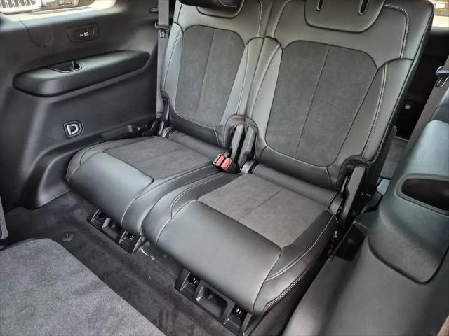 2026 Jeep Grand Cherokee L Altitude 4x2