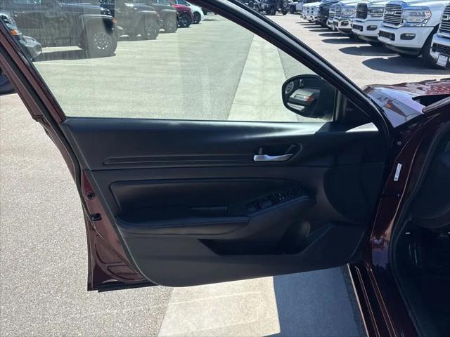 2024 Nissan Altima SV FWD