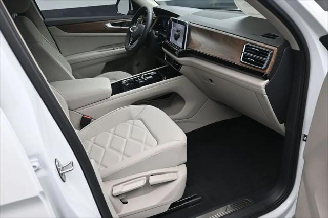 2026 Volkswagen Atlas SE with Technology