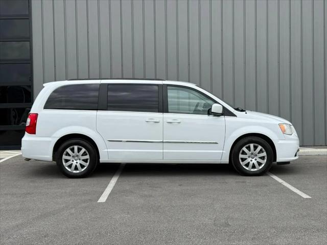 2015 Chrysler Town & Country Touring